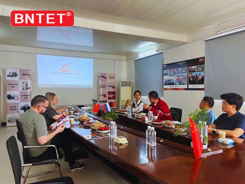 Russian customers visited the factory02